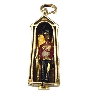 9 Karat Yellow Mechanical Gold Royal Guard Charm #19132